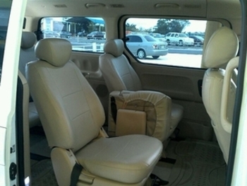 Intérieur du minibus Cocotours